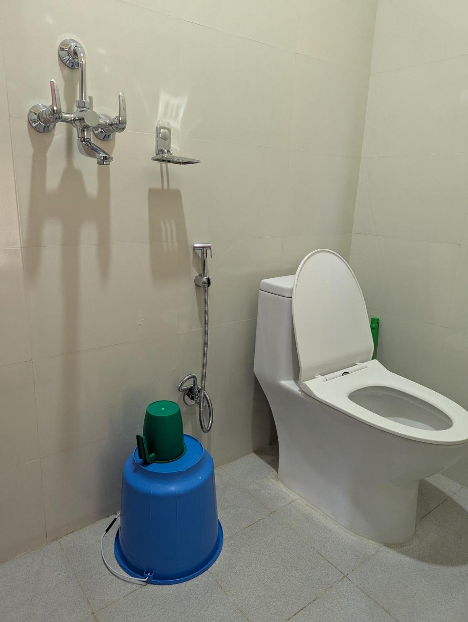 Santoshi Guest House, Покхара Екстер'єр фото